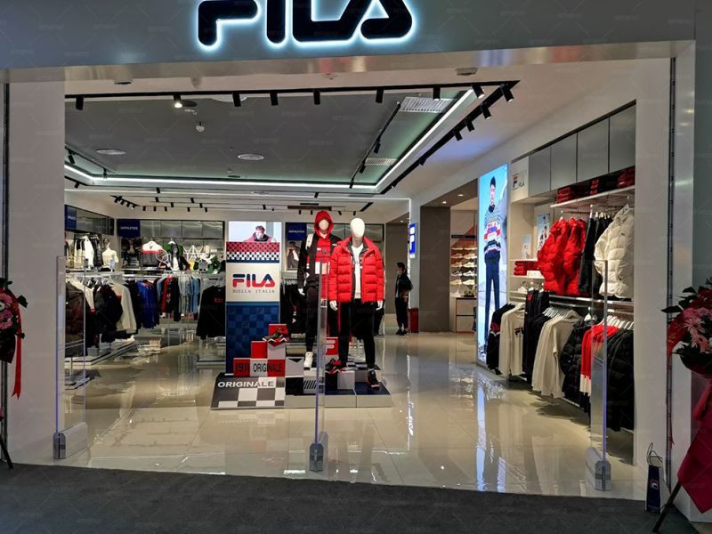 FILA 衣料品ブランド店に音響・磁気式盗難防止装置「AM9800」を設置